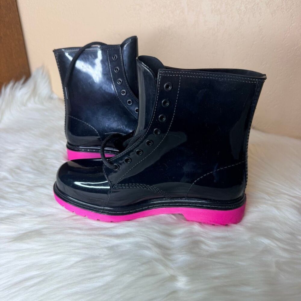 CR Cape Robbin Moto Boots Shiny Black with Pink Sole Size 8